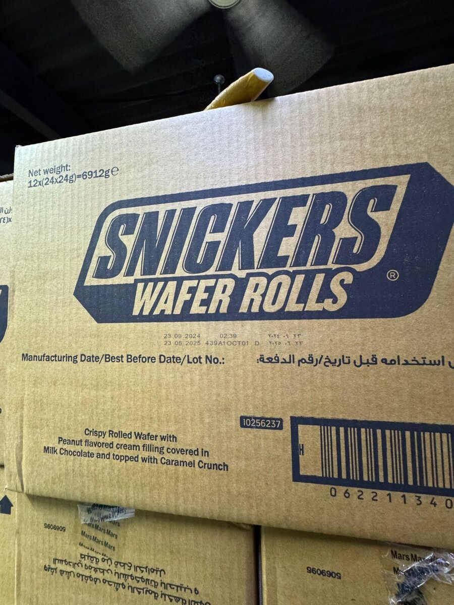 Snickers wafer rolls